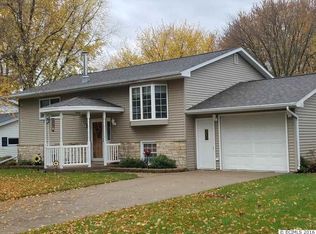 726 1st St N, Dyersville, IA 52040