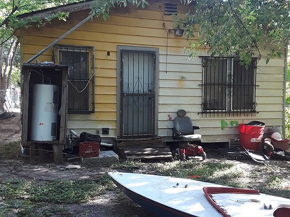 2nd image of 3027 Chihuahua St