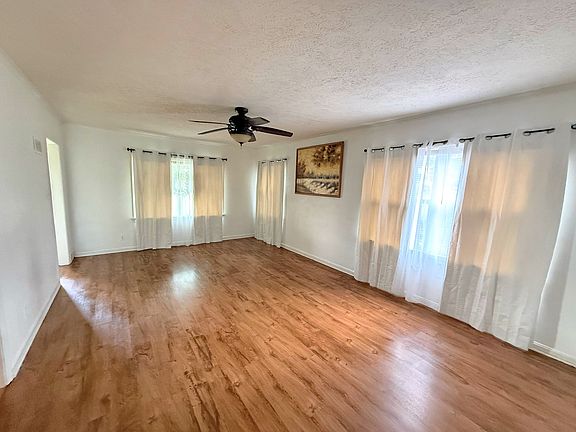 2nd image of 210 S Laurel Ave