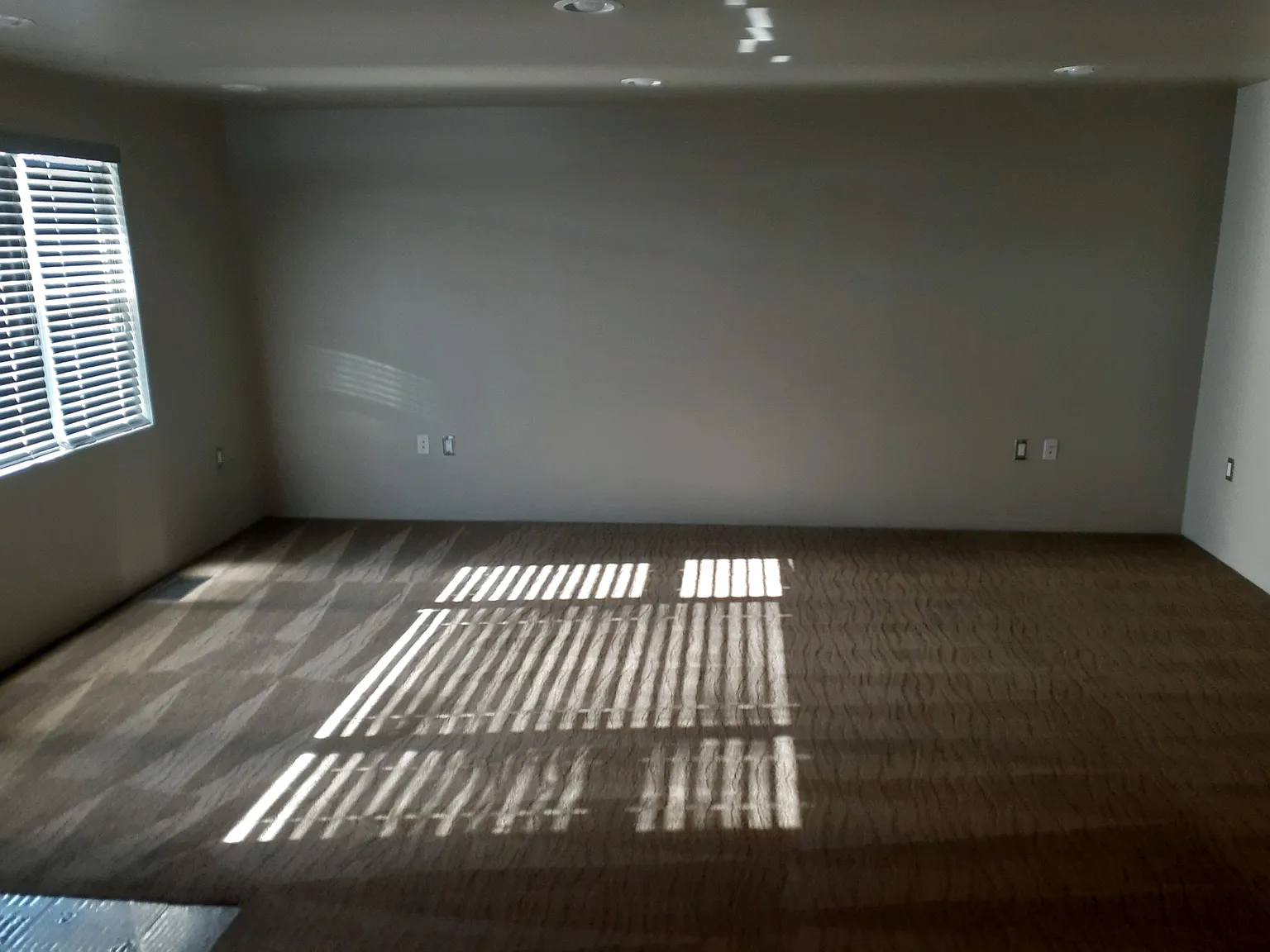 2 bed, 890 sqft, $1,625 — Photo 2