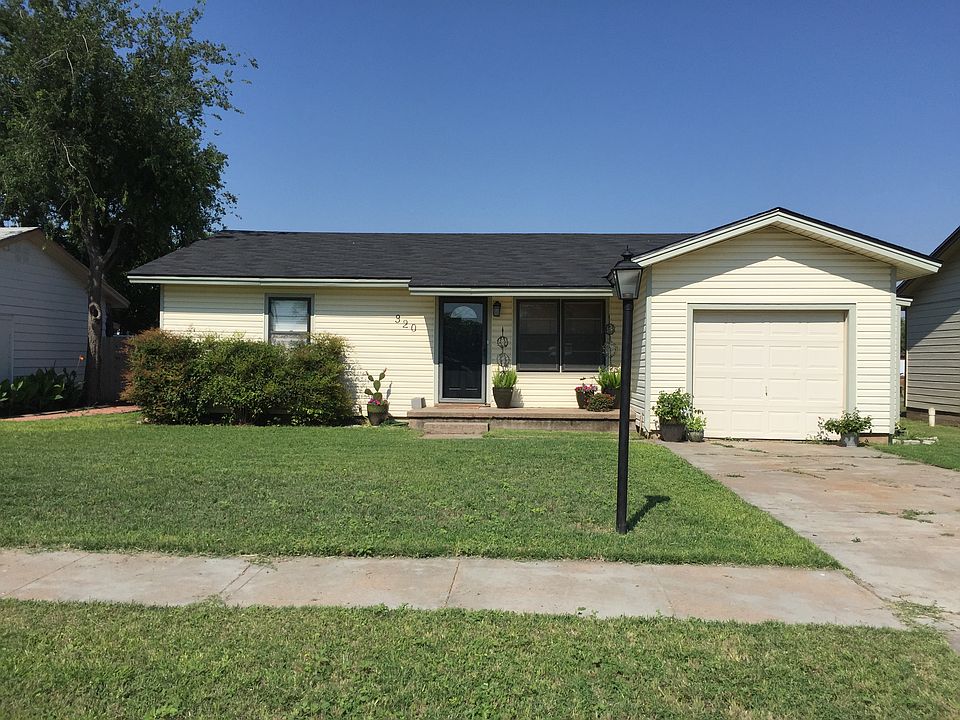 1st image of 320 NW Avenue G