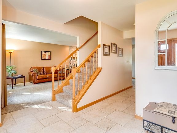 5th image of 28440 Joanie Ln