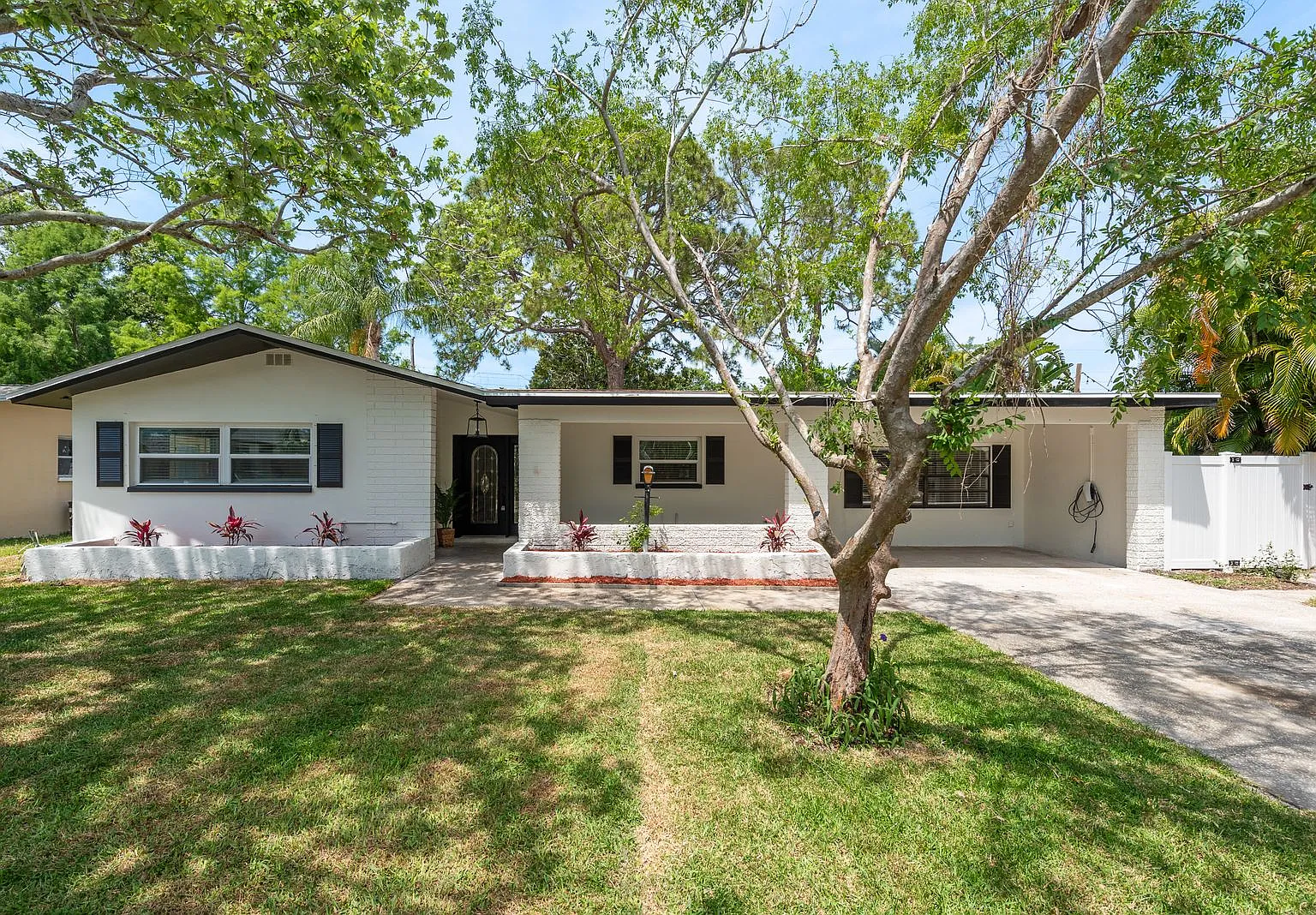 3 bed, 1881 sqft, $3,750 — Photo 1