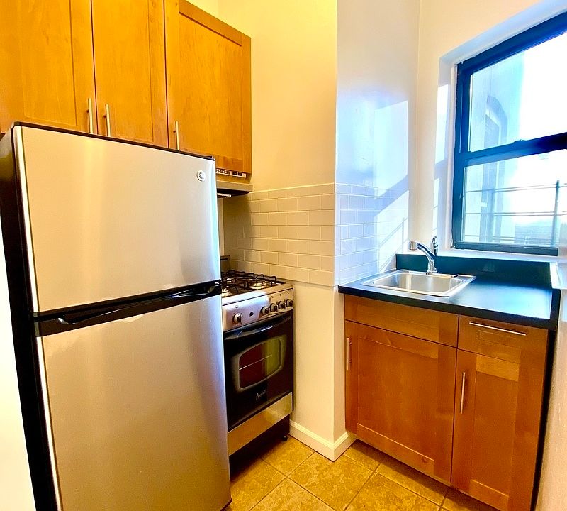 1st image of 410 E 89th St APT 6A