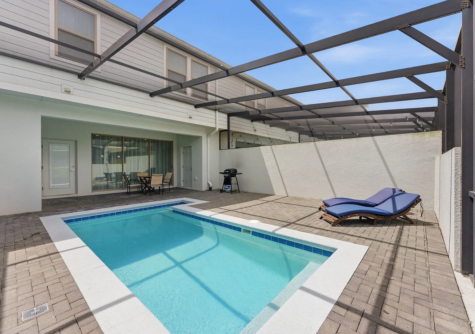 Cozy and Spacious 5BR with Pool Near Disney Parks — Photo 2