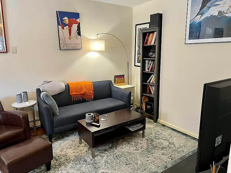 166 Hoyt St #1 — Photo 3