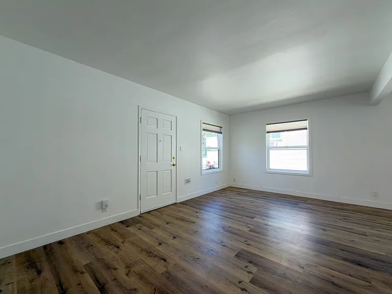 316 N Kenwood St — Photo 4