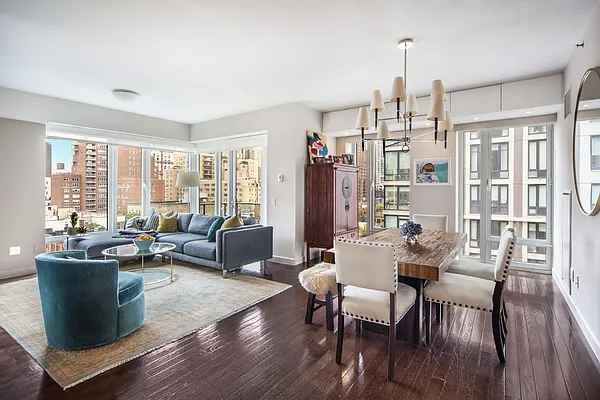 Sold by Warburg | media 10