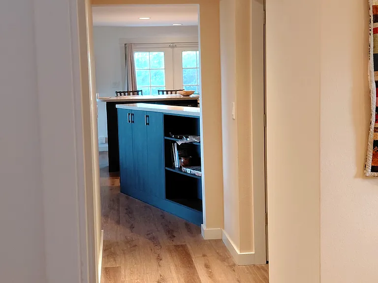 1584 Marine Dr — Photo 11