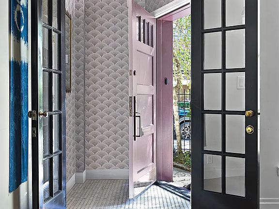 4th image of 151 Charles St Unit Townhouse