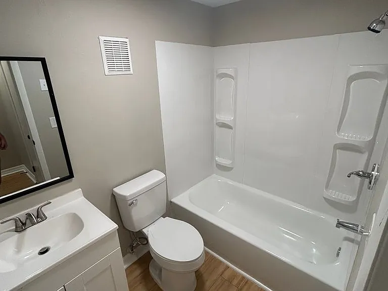 405 Oak Street — Photo 14