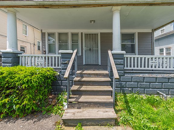 3rd image of 2828 E 125th St #D