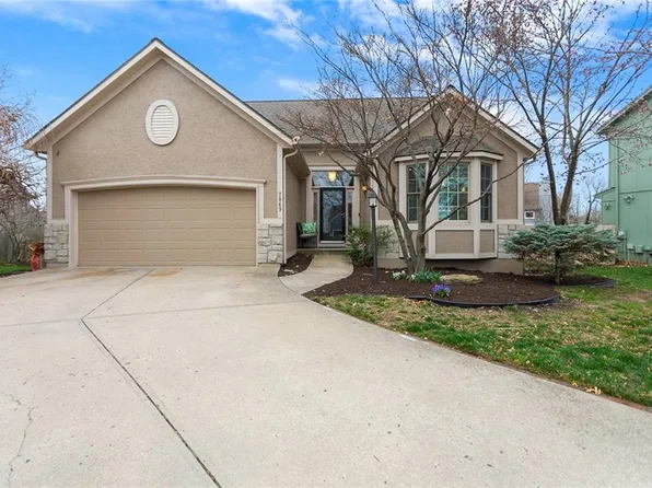 7869 W 152nd St, Overland Park, KS 66223