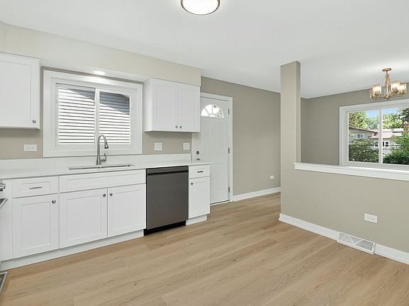 4th image of 235 Norman Ct