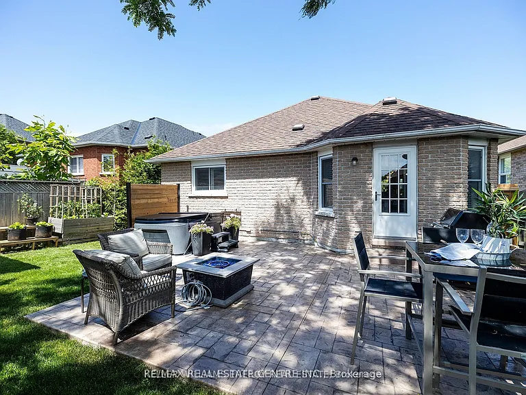 36 Padfield Dr — Photo 20