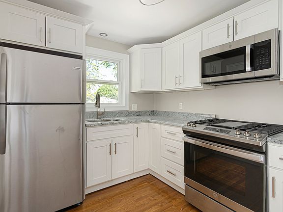 4th image of 25 Paragon Rd #1