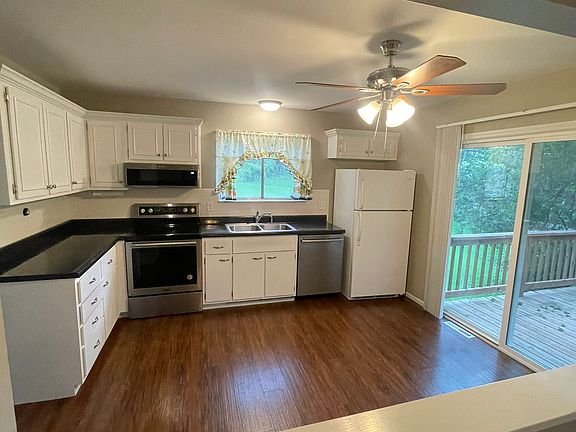3rd image of 9728 Croftwood Dr
