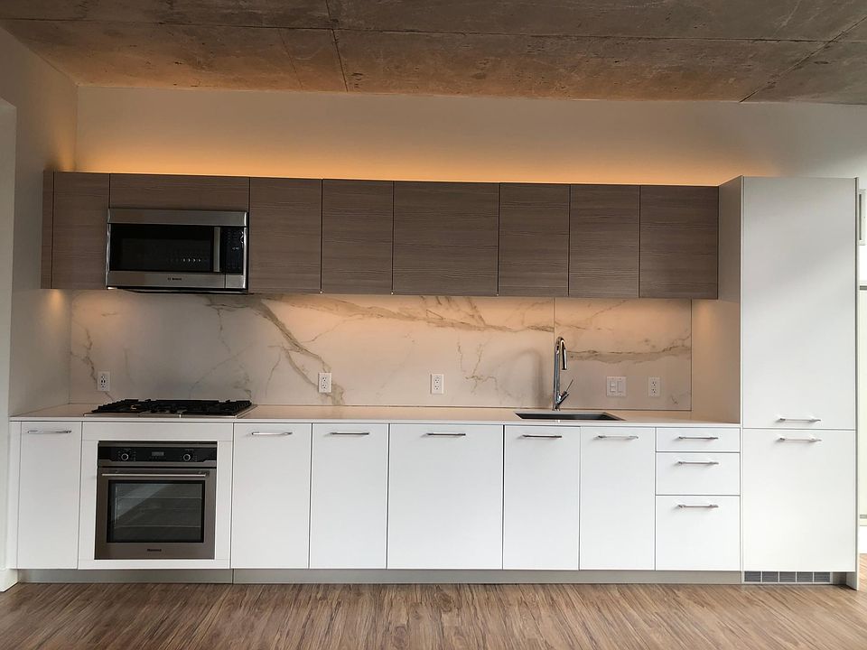 1st image of 609 W Randolph St #1010