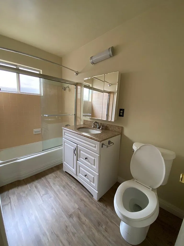 2 bed, $2,595 — Photo 3