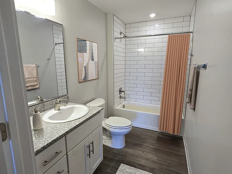 Calvert Hills II — Photo 2