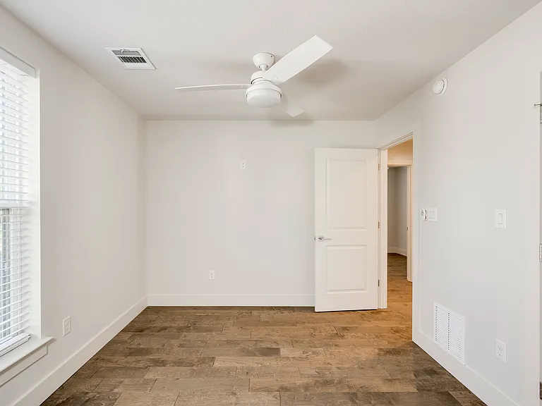1412 Perez St #1 — Photo 30
