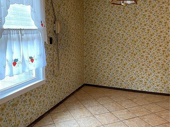 3rd image of 336 Wilson Ave