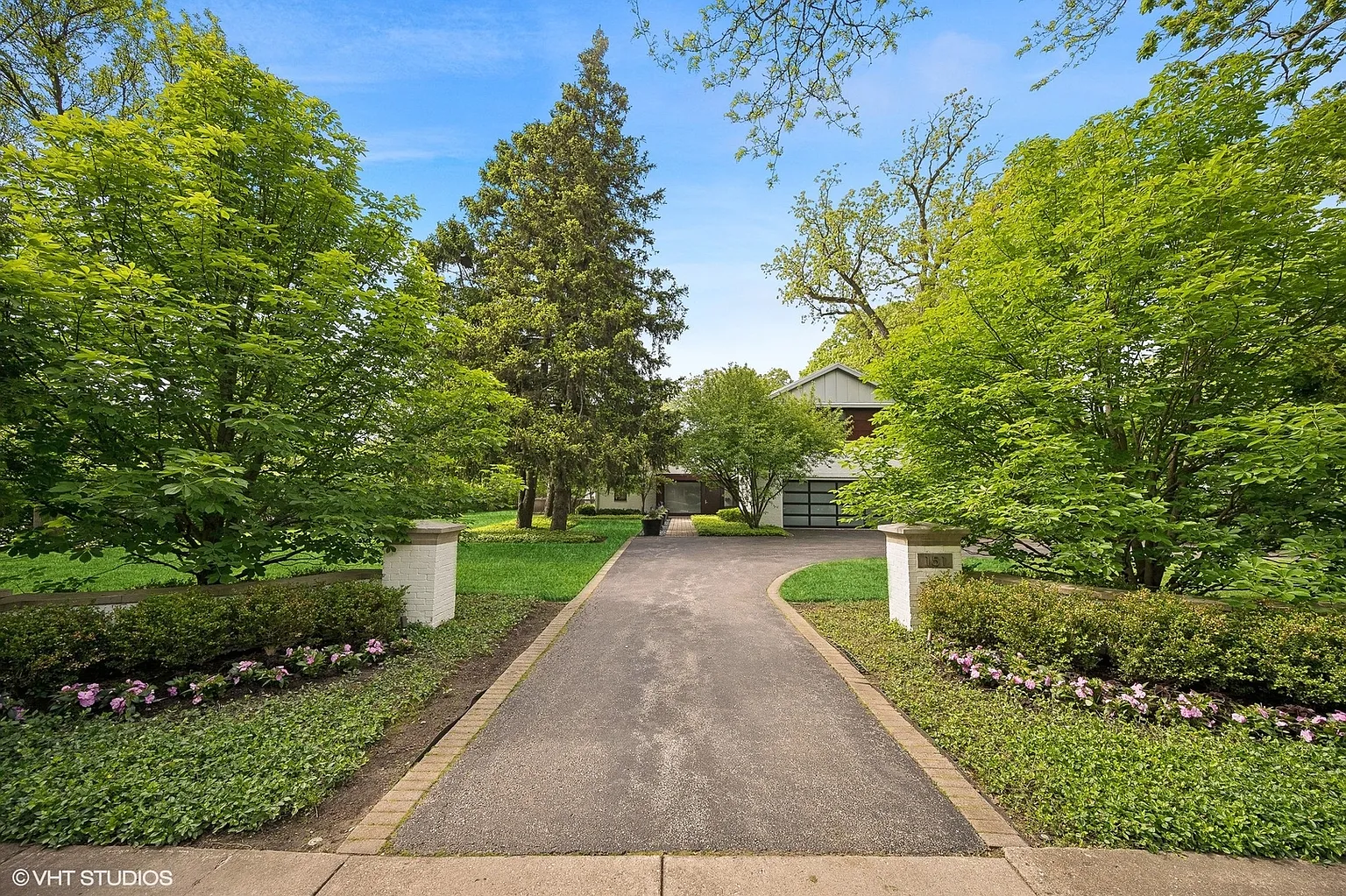 151 Park Ave photo 1