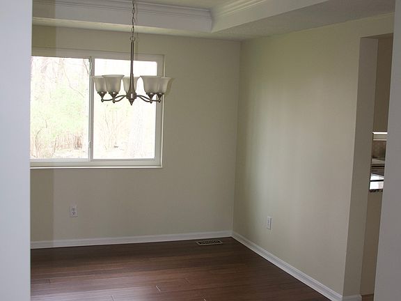 3rd image of 1882 Grovepointe Dr