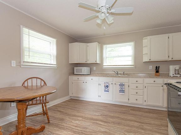 5th image of 7225 Lake Dr