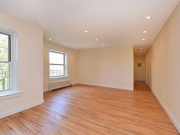 4th image of 3031 Hobart St APT 3J