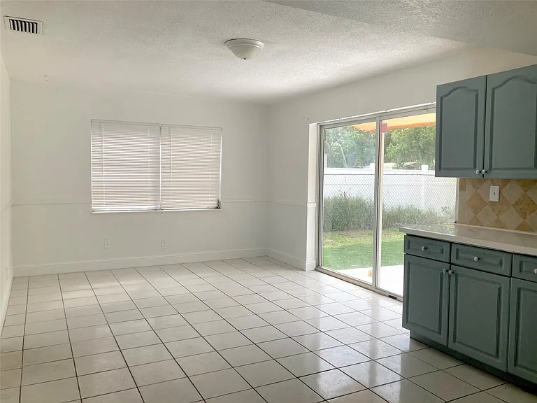 6230 SW 4th Pl — Photo 10