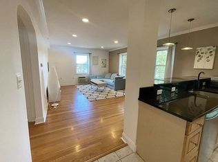 27-29 Commonwealth Ave UNIT 5, Chestnut Hill, MA 02467