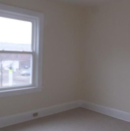 3rd image of 329 Lindenwood Ave