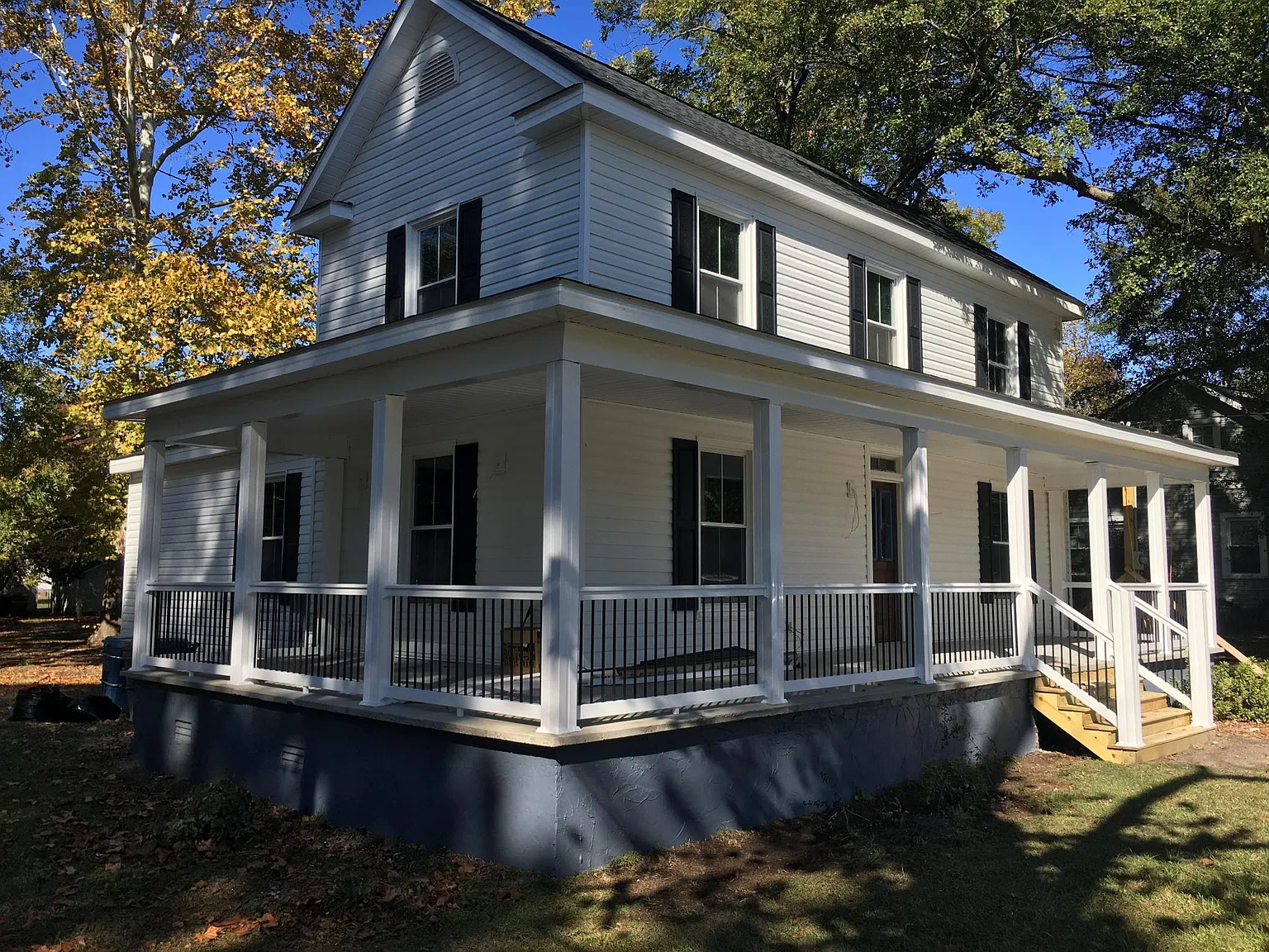 702 Charlotte St — Photo 2