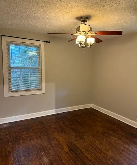 419 Chadwell Dr — Photo 10