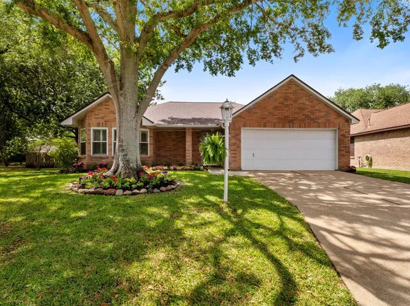 706 Rosefield Ct, Pearland, TX 77584
