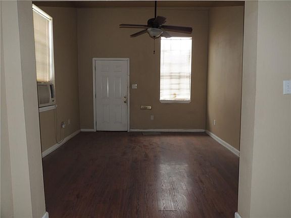 2nd image of 2831 Saint Ann St #33