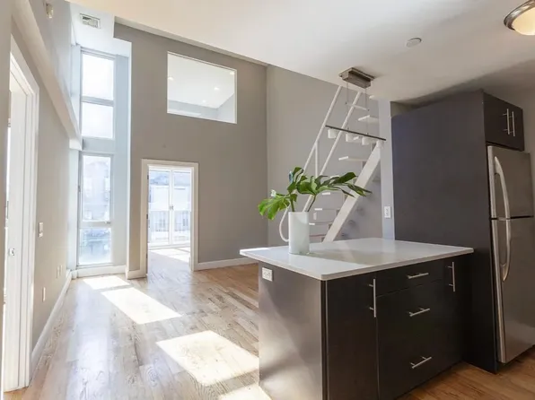 42 Meserole Street image 3 of 8