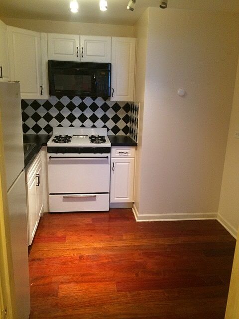 1st image of 7642 S Exchange Ave #11302235