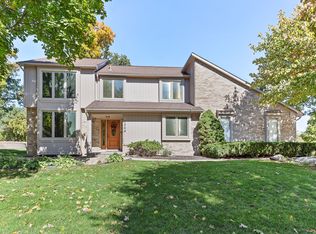 2268 Oak River Ct, Troy, MI