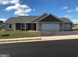 161 Arrowhead Dr, Denver, PA 17517