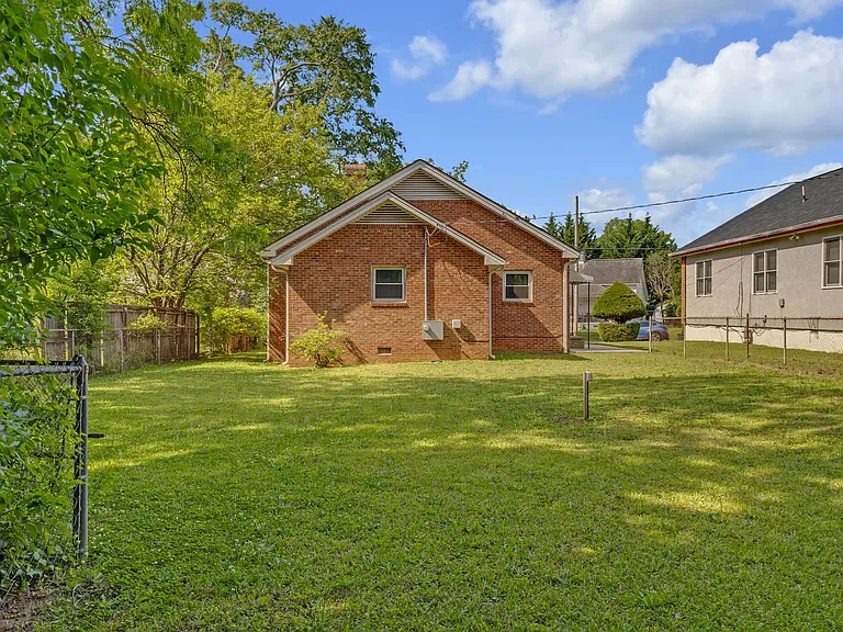 485 N Fairview Ave — Photo 24