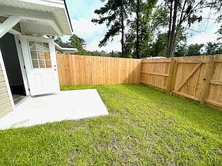2 bed, 1.0 bath, $1,250 — Photo 2