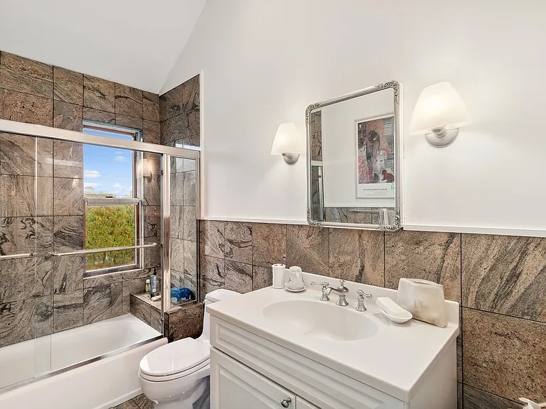 102 Mill Pond Ln — Photo 22
