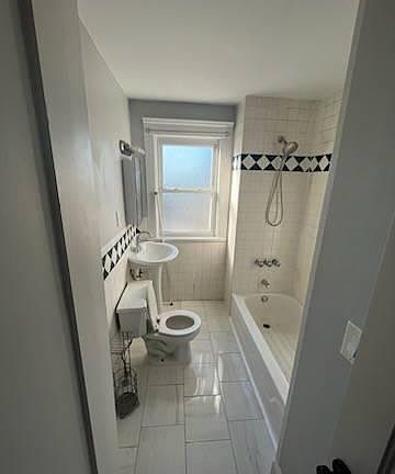 5th image of 140 Archer Ave #3