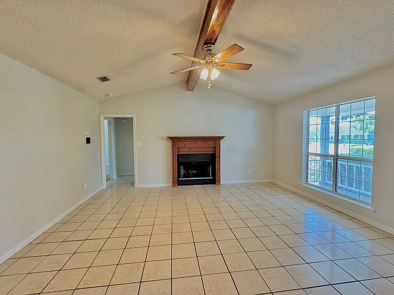 5222 Northridge Rd N — Photo 4