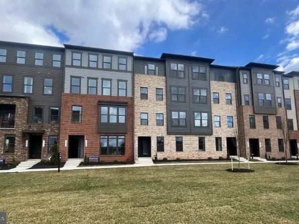 4366 Black Tulip Way, Chantilly, VA 20151