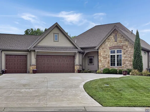1200 SW New Forest Dr, Topeka, KS 66604
