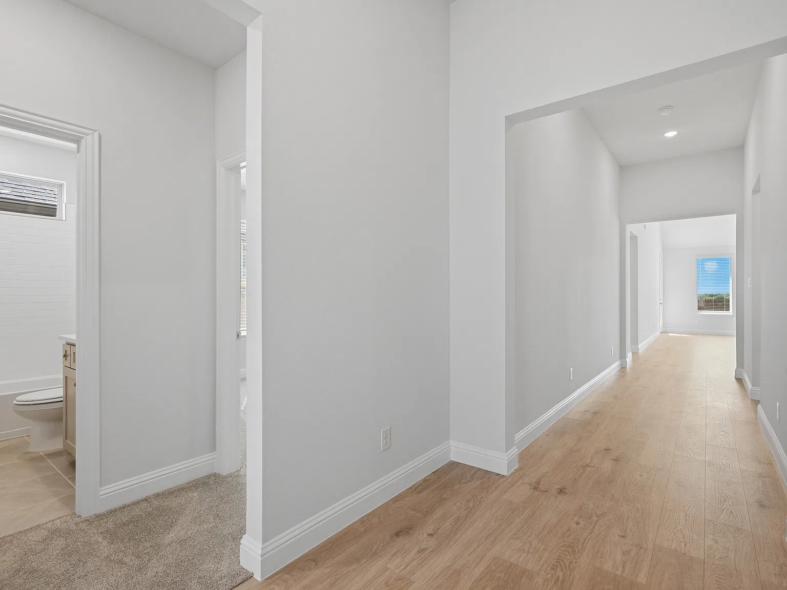 3 bed, 1868 sqft, $2,550 — Photo 3