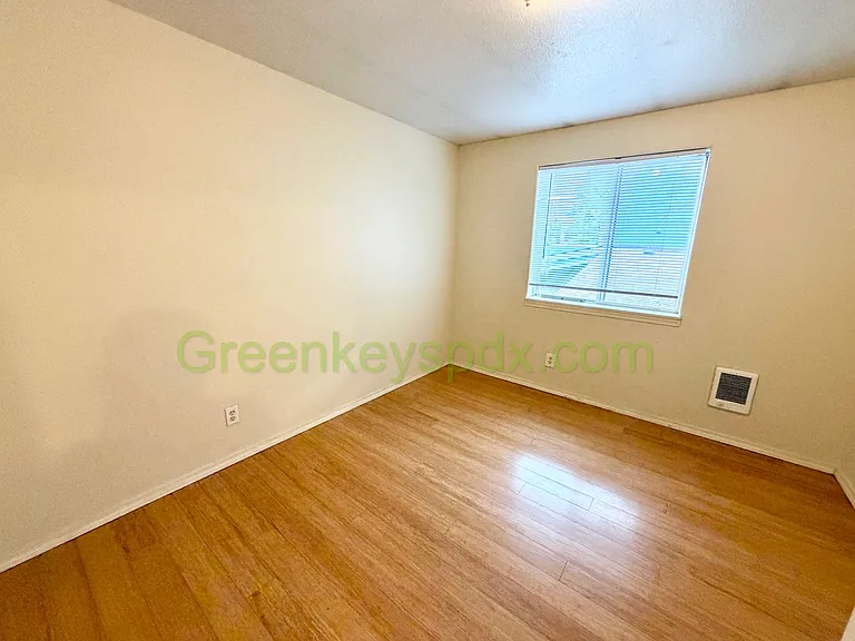 7137 SE Steele St — Photo 13